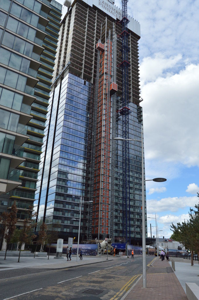 Landmark Pinnacle residential tower, Canary Wharf